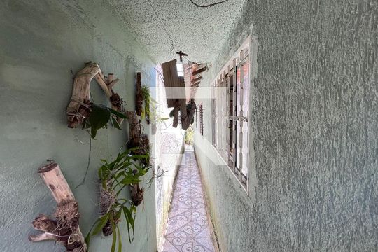 Quintal de casa à venda com 4 quartos, 250m² em Vila Sao Domingos, São Paulo