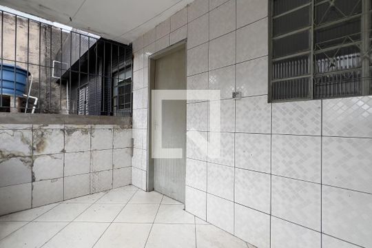 Área de Serviço de casa para alugar com 1 quarto, 60m² em Jardim Guilhermino, Guarulhos