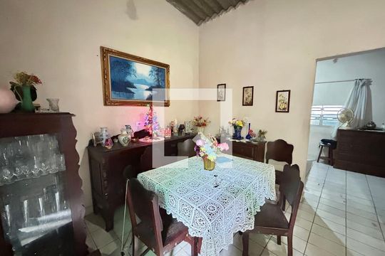 Sala de casa à venda com 3 quartos, 200m² em Vila Galvão, Guarulhos