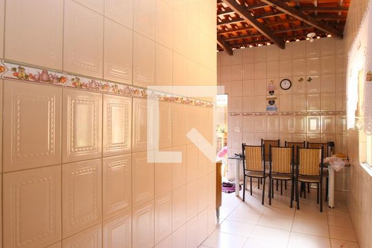 Corredor de casa à venda com 4 quartos, 360m² em Milionários, Belo Horizonte