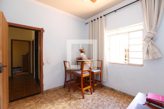 Quarto 2 de casa à venda com 4 quartos, 360m² em Milionários, Belo Horizonte
