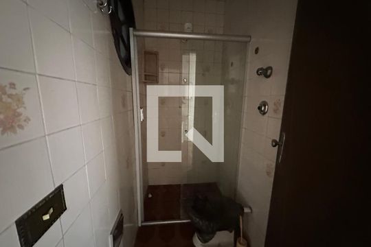 Banheiro de casa à venda com 4 quartos, 125m² em Vila Sao Jorge, Barueri
