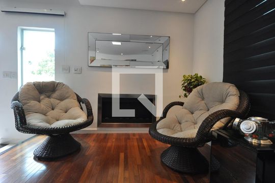 Sala de casa à venda com 3 quartos, 300m² em Jardim Guanca, São Paulo
