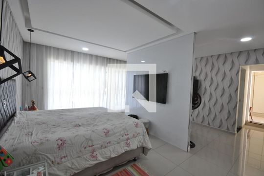 Suíte Master de casa à venda com 3 quartos, 300m² em Jardim Guanca, São Paulo