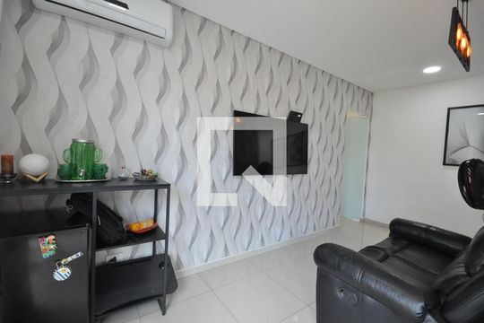 Casa à venda com 3 quartos, 300m² em Jardim Guanca, São Paulo