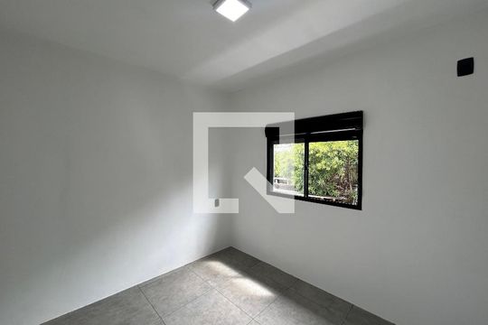 Quarto de apartamento para alugar com 1 quarto, 29m² em Rondônia, Novo Hamburgo