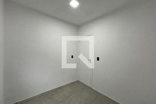 Quarto de apartamento para alugar com 1 quarto, 29m² em Rondônia, Novo Hamburgo