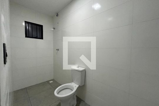 Banheiro de apartamento para alugar com 1 quarto, 29m² em Rondônia, Novo Hamburgo