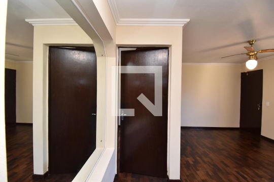 Sala de apartamento à venda com 3 quartos, 70m² em Cajuru, Curitiba