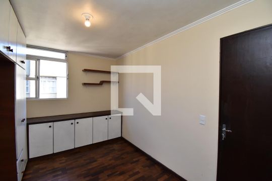 Quarto 1 de apartamento à venda com 3 quartos, 70m² em Cajuru, Curitiba