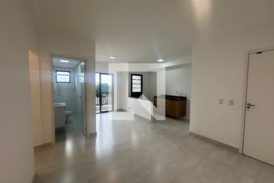 Apartamento para alugar com 2 quartos, 60m² em Outeiro de São Fernando, Barueri