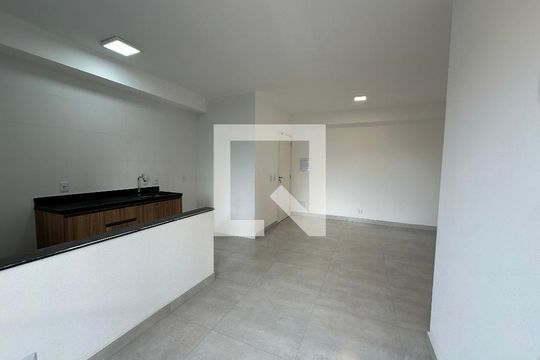 Sala de apartamento para alugar com 2 quartos, 60m² em Outeiro de São Fernando, Barueri