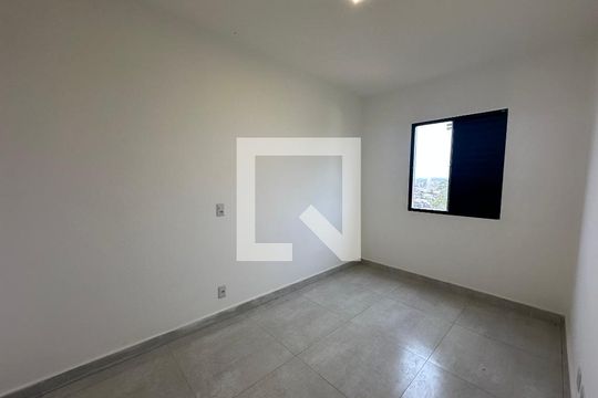 Quarto 1 de apartamento para alugar com 2 quartos, 57m² em Outeiro de São Fernando, Barueri