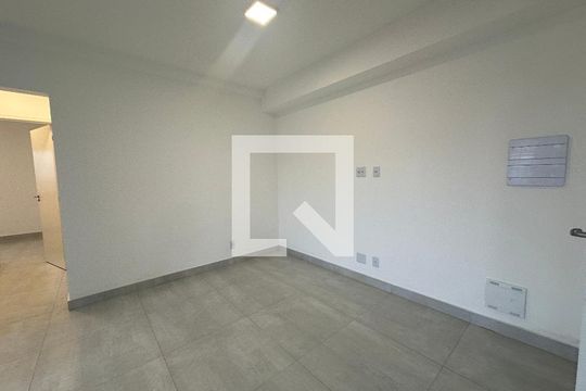 Sala de apartamento para alugar com 2 quartos, 57m² em Outeiro de São Fernando, Barueri