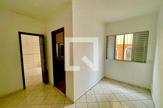 Quarto 1 de casa à venda com 5 quartos, 300m² em Jardim Rosa de Franca, Guarulhos