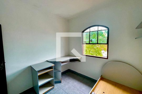 Quarto 2 de casa à venda com 5 quartos, 300m² em Jardim Rosa de Franca, Guarulhos
