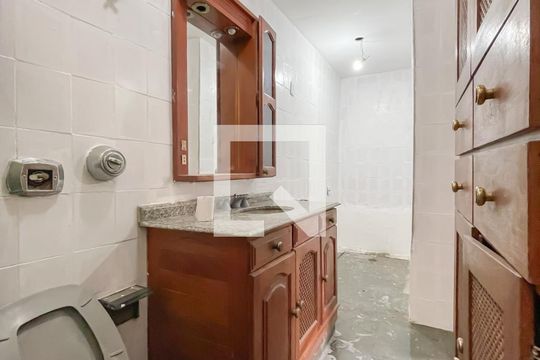 Banheiro da Suíte de casa para alugar com 1 quarto, 80m² em Centro, Osasco