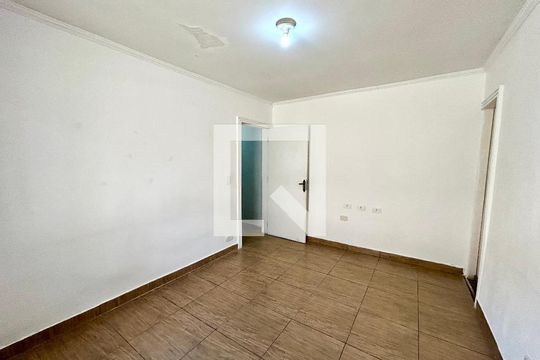 Quarto 2 de casa à venda com 2 quartos, 150m² em Vila Rosalia, Guarulhos
