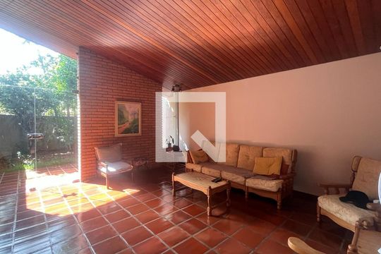 Casa à venda com 3 quartos, 242m² em Jardim Brasil, Campinas