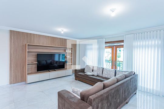 Sala de estar de casa para alugar com 4 quartos, 450m² em City América, São Paulo