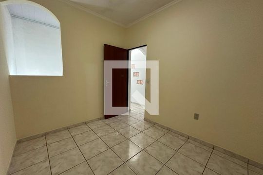 Quarto 1 de casa à venda com 3 quartos, 260m² em Jardim Sao Pedro, Barueri