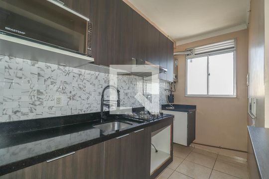 Cozinha de apartamento à venda com 2 quartos, 52m² em Santa Fe, Porto Alegre
