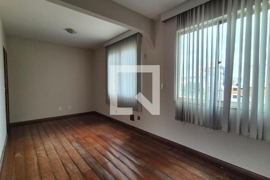 Apartamento para alugar com 2 quartos, 120m² em União, Belo Horizonte
