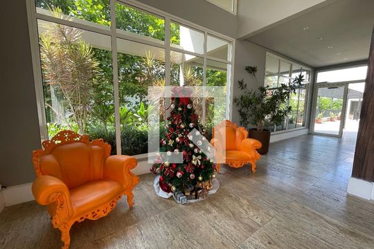 Hall de entrada de casa de condomínio para alugar com 1 quarto, 42m² em Granja Viana, Cotia