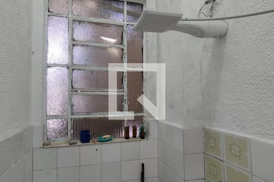 Banheiro - torneira de casa de condomínio à venda com 4 quartos, 270m² em Vila Conde do Pinhal, São Paulo