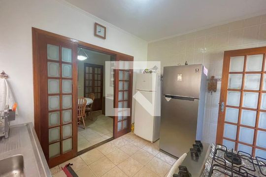 Cozinha de casa à venda com 3 quartos, 175m² em Vila Milton , Guarulhos