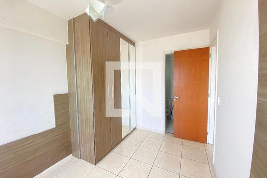 Quarto 1 de apartamento para alugar com 2 quartos, 65m² em Del Castilho, Rio de Janeiro