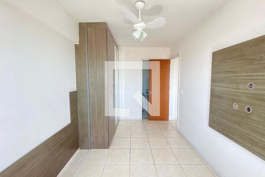 Quarto 1 de apartamento para alugar com 2 quartos, 65m² em Del Castilho, Rio de Janeiro