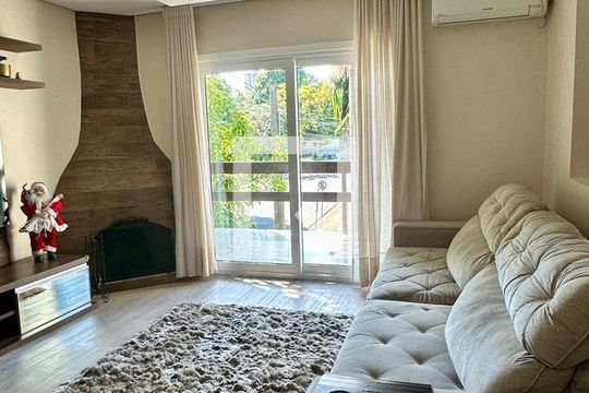 Casa à venda com 3 quartos, 300m² em Mauá, Novo Hamburgo