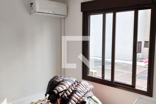 Quarto 1 de apartamento para alugar com 2 quartos, 65m² em Jardim Botânico, Porto Alegre