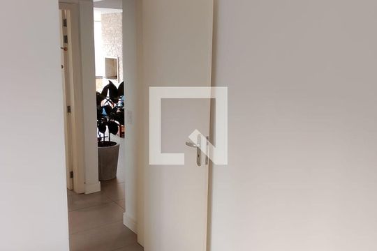 Quarto 1 de apartamento para alugar com 2 quartos, 65m² em Jardim Botânico, Porto Alegre