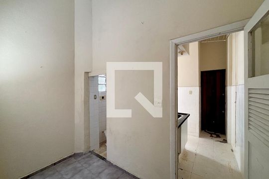 Área de serviço - suíte de apartamento para alugar com 3 quartos, 216m² em Copacabana, Rio de Janeiro