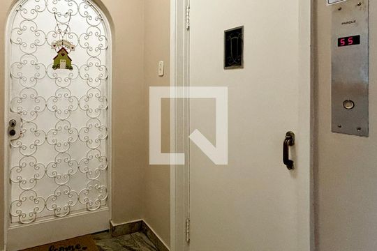 Hall de entrada de apartamento para alugar com 3 quartos, 216m² em Copacabana, Rio de Janeiro