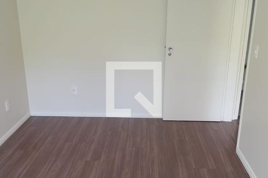 Quarto  de apartamento para alugar com 1 quarto, 60m² em Petrópolis, Porto Alegre