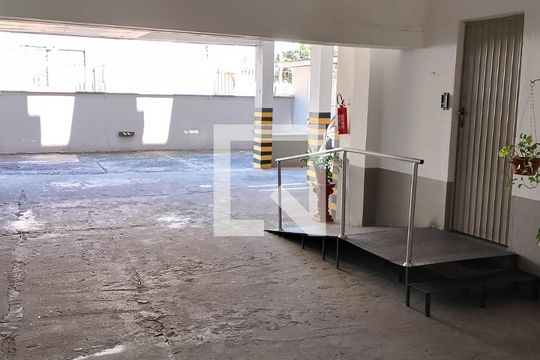 Garagem de apartamento para alugar com 1 quarto, 60m² em Petrópolis, Porto Alegre