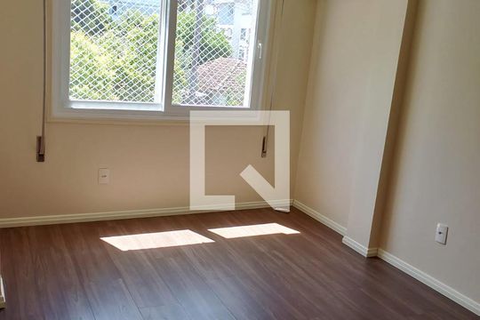 Quarto de apartamento para alugar com 1 quarto, 60m² em Petrópolis, Porto Alegre