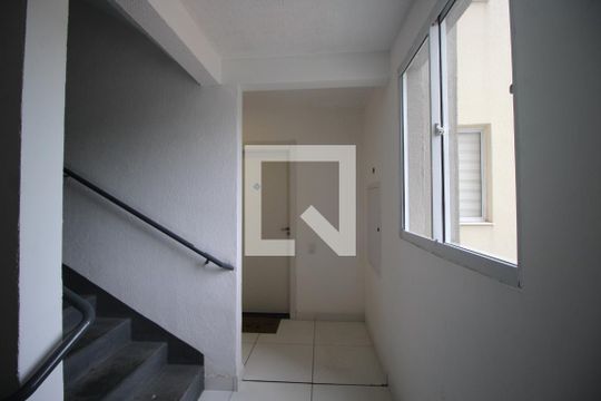 Corredor de apartamento à venda com 2 quartos, 50m² em Santa Fé, Porto Alegre