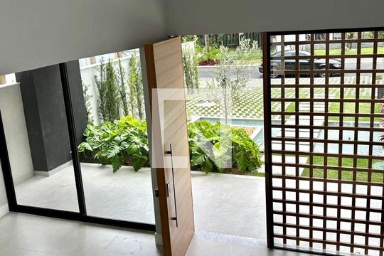 Casa à venda com 4 quartos, 350m² em Barra da Tijuca, Rio de Janeiro