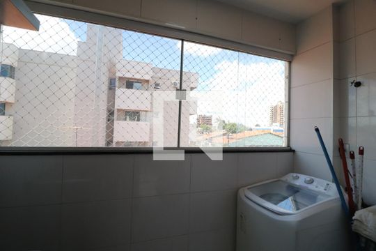 Apartamento para alugar com 2 quartos, 55m² em Santa Mônica, Uberlândia