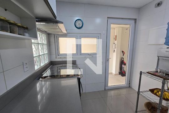 Cozinha de casa de condomínio à venda com 3 quartos, 230m² em Taquara, Rio de Janeiro