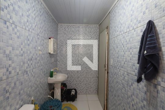 Banheiro de casa à venda com 1 quarto, 52m² em Harmonia, Canoas
