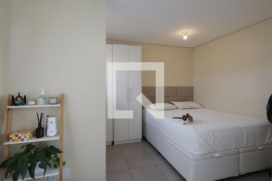 Sala/Quarto de kitnet/studio à venda com 1 quarto, 48m² em Vila Ernesto, São Paulo