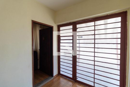 Casa à venda com 4 quartos, 313m² em Jardim do Trevo, Campinas