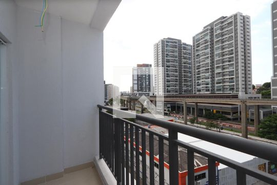 Varanda de kitnet/studio à venda com 1 quarto, 32m² em Vila Ema, São Paulo