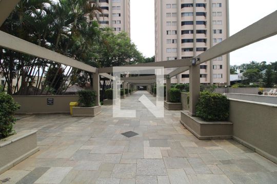 Apartamento para alugar com 3 quartos, 68m² em Vila Sofia, São Paulo