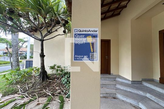 Placa de casa de condomínio à venda com 3 quartos, 362m² em Alphaville Residencial Um, Barueri